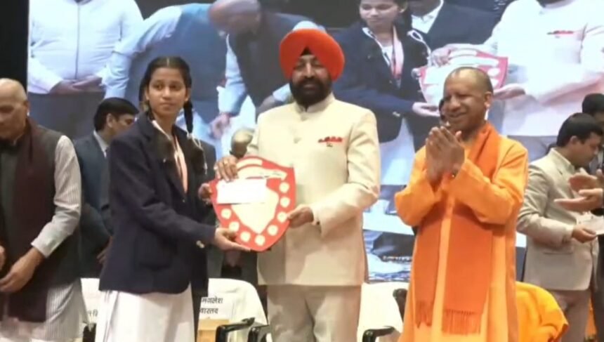 महाराणा प्रताप शिक्षा परिषद के मुख्य महोत्सव में सीएम योगी