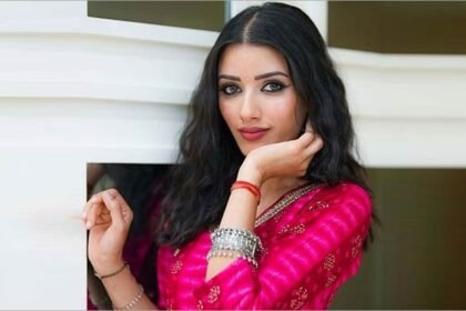 नीतू बिष्ट के साथ दिल्ली-नोएडा एक्सप्रेसवे पर छेड़छाड़