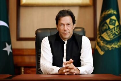 इमरान ख़ान को आधी रात ले जाया गया अस्पताल