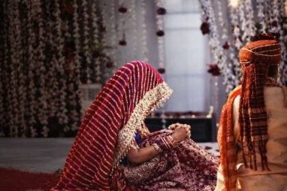 दहेज में दिया सब कुछ, बदले में मिला धोखा