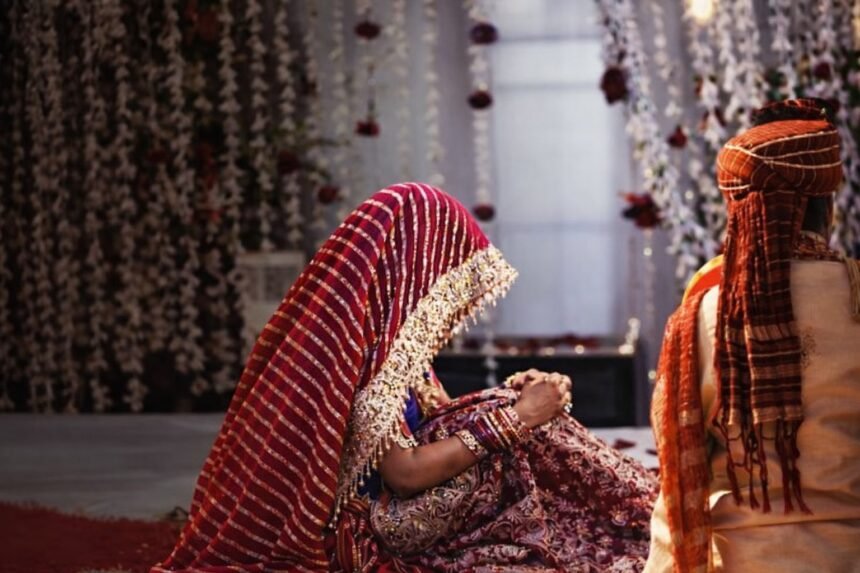 दहेज में दिया सब कुछ, बदले में मिला धोखा