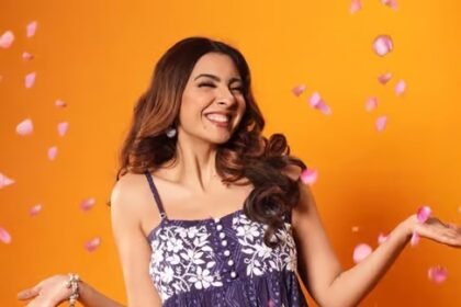 इस सीज़न 'Short Kurtis' हैं असली गेम चेंजर!