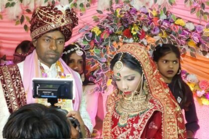 जयमाला के स्टेज पर दुल्हन को मारी गोली