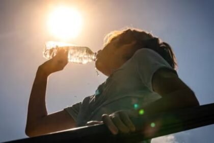 होली से पहले दो रंग का मौसम, कहीं धूप तो कहीं बूंदाबांदी