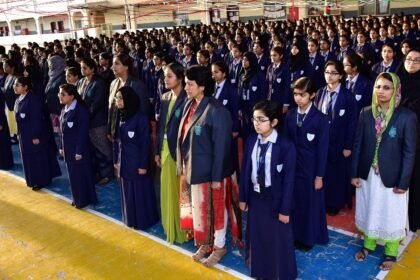 शारजाह के स्कूलों में ऑनलाइन परीक्षाएं, सेशन भी टला