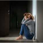पैनिक अटैक के दौरान शरीर क्या संकेत देता है?