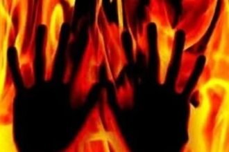 महराजगंज पति को जिंदा जलाने का मामला