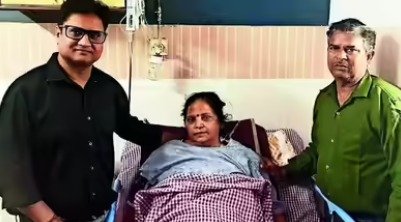 महिला और परिजन 