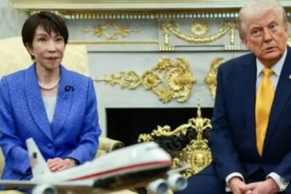 ओवल ऑफिस में डोनाल्ड ट्रंप और जापानी पीएम सनाए ताकाइची के बीच तनावपूर्ण बातचीत