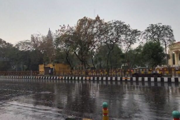 लखनऊ में बारिश के दौरान सुहाना मौसम