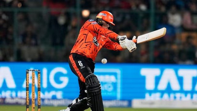 हेड-अभिषेक का तूफान, 8 ओवर में 114 रन