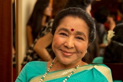 नहीं रहीं दिग्गज गायिका आशा भोसले