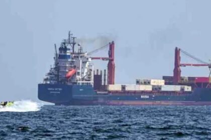 Hormuz Crisis: 20 जहाजों पर हमले