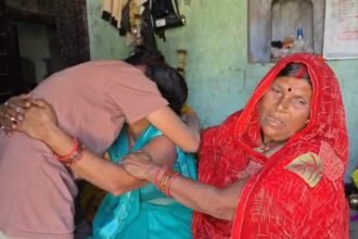 घर में सो रही मां-बेटी पर तेजाब फेंक दिया