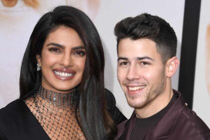 बॉलीवुड स्टाइल में डांस ने बढाया इंटरनेट का पारा