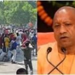 नोएडा फैक्ट्रियों में मजदूरों की सैलरी 21% तक बढ़ी, बैंक अकाउंट में पेमेंट और ओवरटाइम पर डबल पे