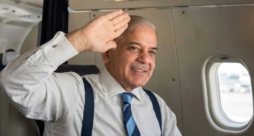 Shehbaz Sharif के Doha पहुंचने पर Qatar के fighter jets द्वारा air escort और सलामी