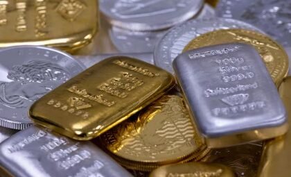 India में gold silver import रुका, DGFT order delay से ports पर सोना चांदी अटका