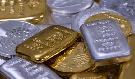 India में gold silver import रुका, DGFT order delay से ports पर सोना चांदी अटका