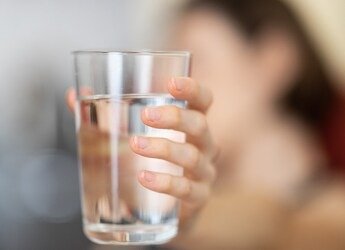 पानी पीने के बाद भी सूख रहा है आपका मुंह?