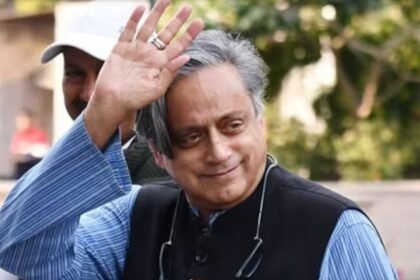 शशि थरूर काफिले पर हमला