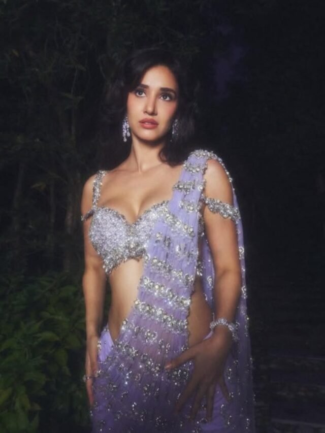 Disha Patani का शिमरी  हॉट लुक हुआ वायरल