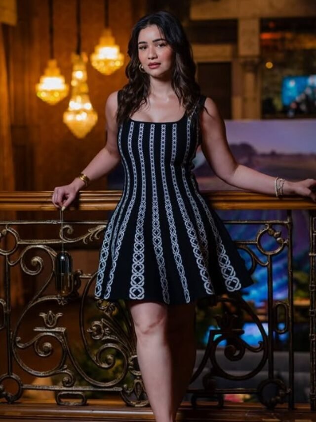 Sara Tendulkar के ग्लैमरस और क्लासी लुक्स